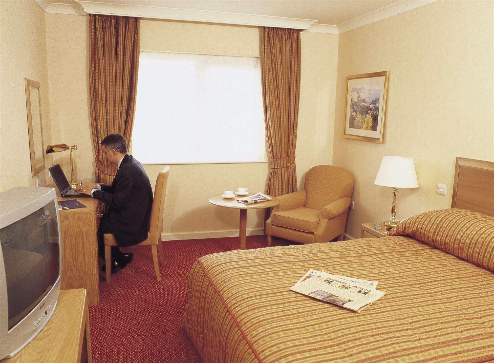 Horwood House Hotel Milton Keynes Zimmer foto
